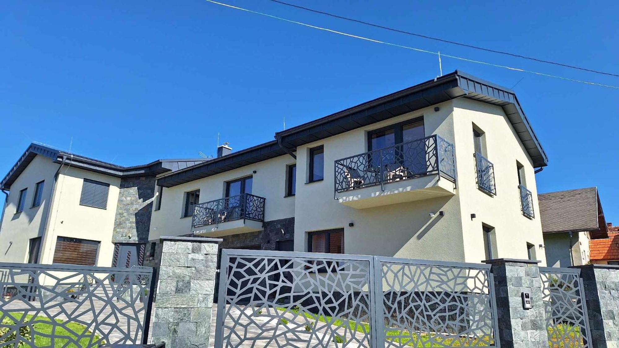 ורבוב Apartmany Zaky מראה חיצוני תמונה